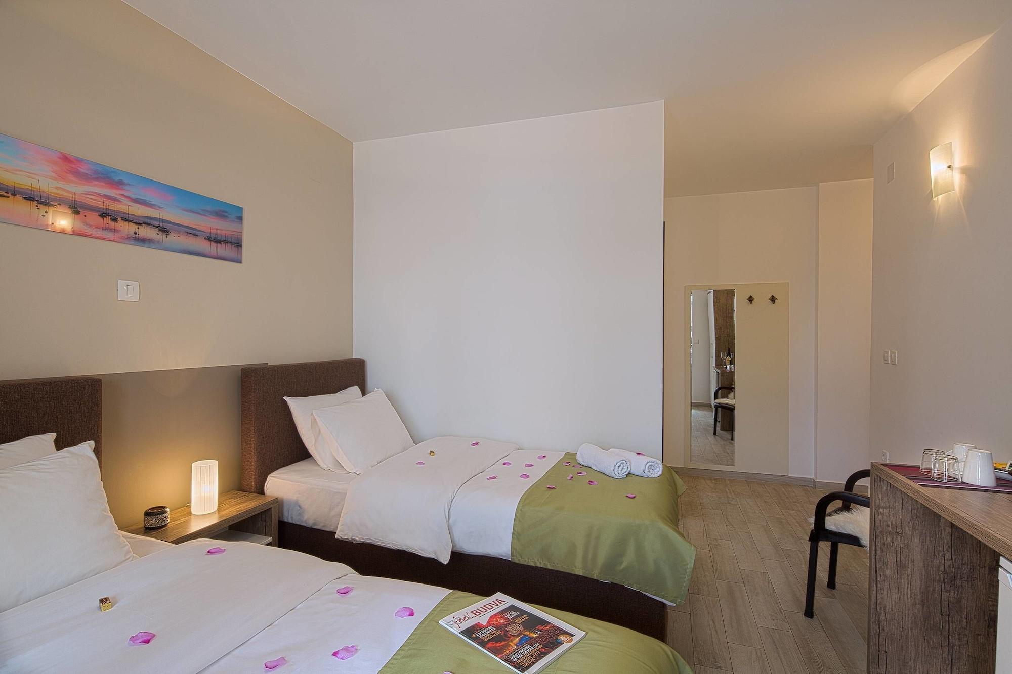 Le Marc Guest house Budva Extérieur photo